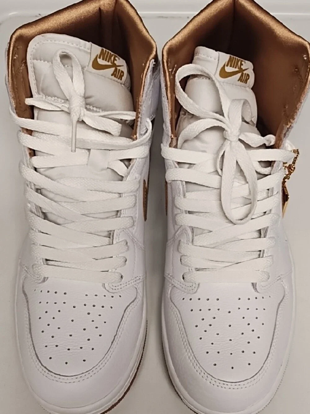 Jordan 1 Retro OG High| Size 11.5 (Women)/ 10 (Men) | Metallic Gold, White